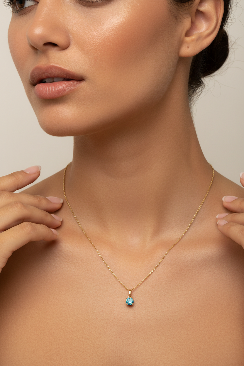 Halskette mit blauen Zirkonia Anhänger